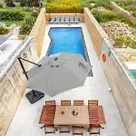 Solaris Gozitan With Pool - Happy Apartmán Għasri