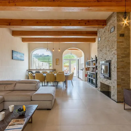 Solaris Gozitan With Pool Gozo - Happy