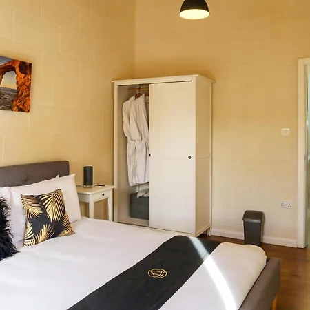 Apartment Solaris Gozitan Villa With Pool - Happy Rentals