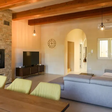 Solaris Gozitan Villa With Pool - Happy Rentals Apartment *