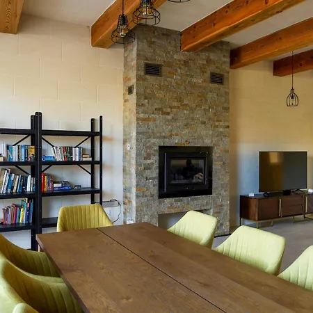 Solaris Gozitan Villa With Pool - Happy Rentals Διαμέρισμα Għasri