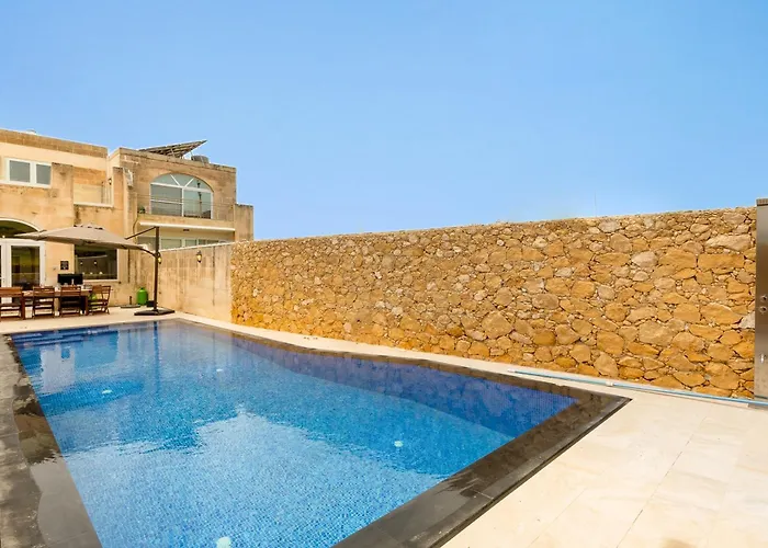 Solaris Gozitan With Pool - Happy Għasri