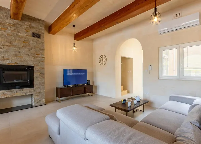 Solaris Gozitan With Pool - Happy *